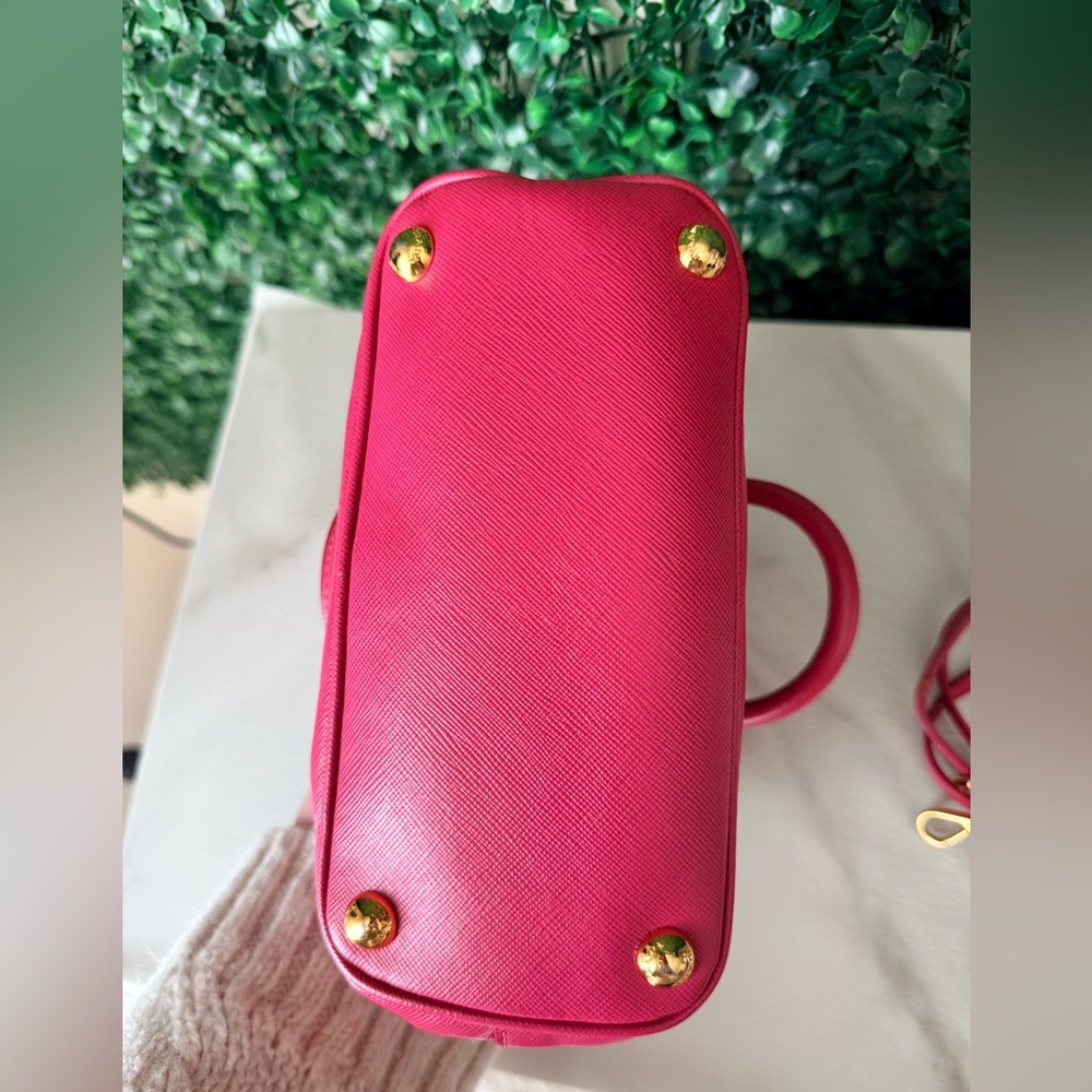 Prada Pink Saffiano Leather Micro Galleria Crossbody Bag Authentic - Picture 5 of 11